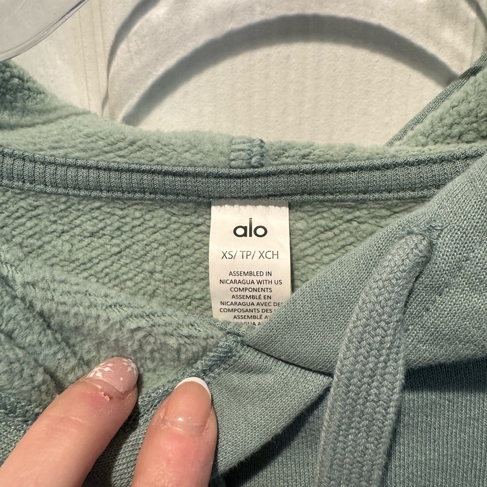 ALO Yoga Accolade Hoodie Botanical Green - Picture 3 of 4